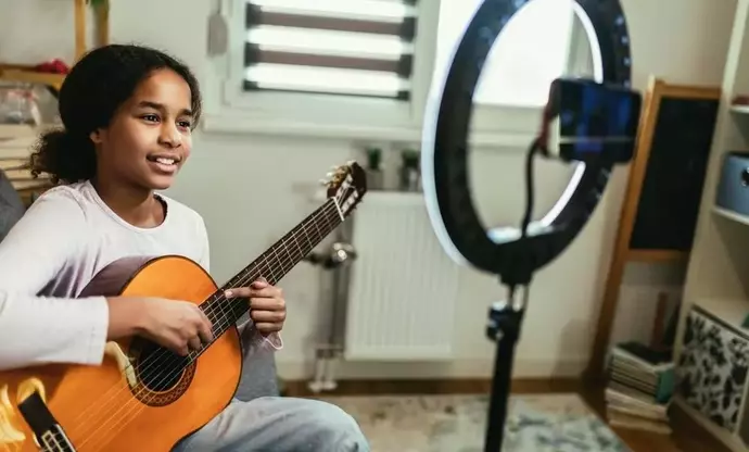 Vocal Training Courses: A Scientific Overview of Singing Education, Mechanisms, and Applications