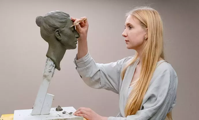 Sculpture Courses: A Scientific Overview of Artistic Education, Techniques, and Applications