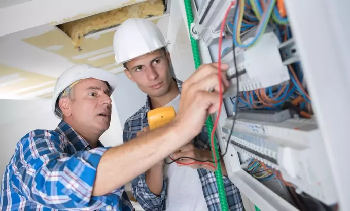 Electrical Technician Training — A Neutral Overview of Concepts, Systems