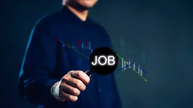Economic Downturn: US Job Market Struggles Post-"Liberation Day"