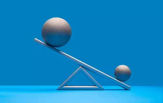 Microsoft's Internal Conflict: Growth Hopes vs. Valuation Reality