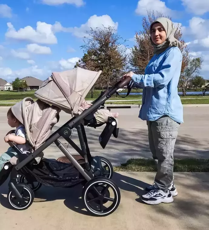 Top Convertible Strollers for Growing Families: A Comprehensive Review