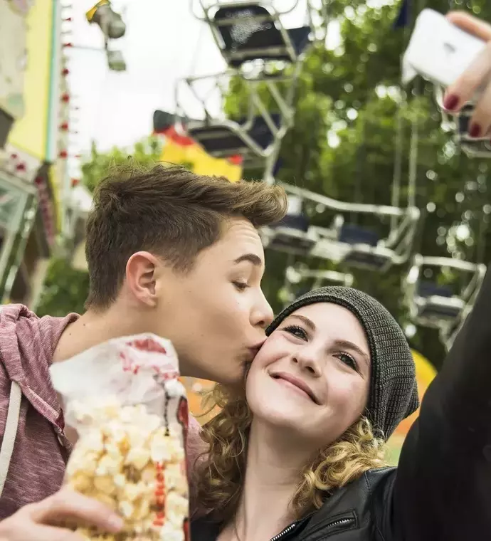 The 'Hard Launch' Phenomenon: Teenagers and Online Relationship Announcements