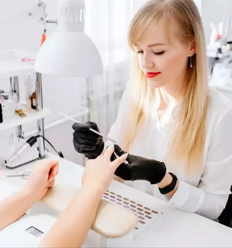 Finding a Modeling School: Starting Your Path to Professional Modeling