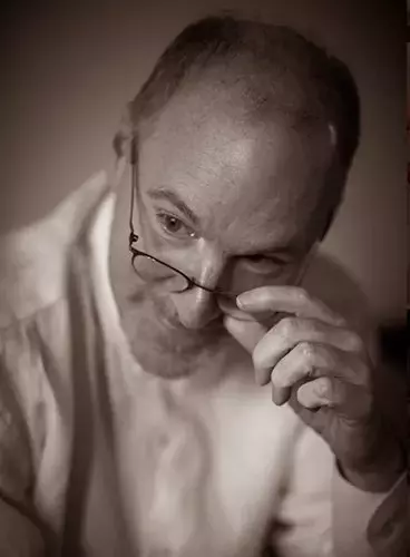Bach Reverberations: Jonathan Dimmock's Musical Journey Through Time and Conflict