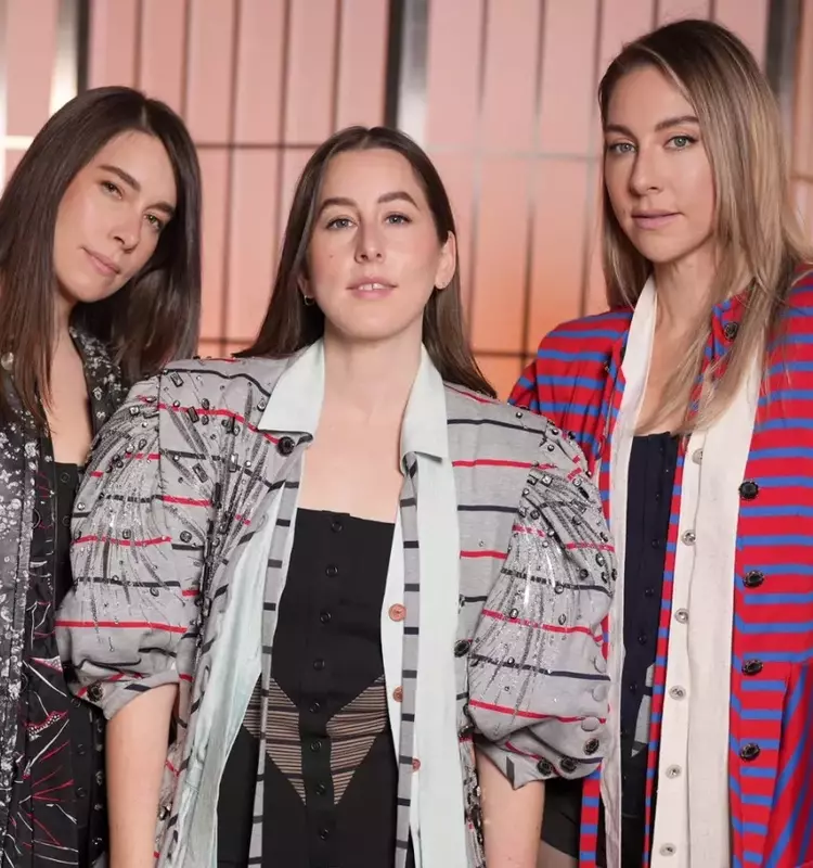 New Sounds: A Vibrant Showcase of Contemporary Music