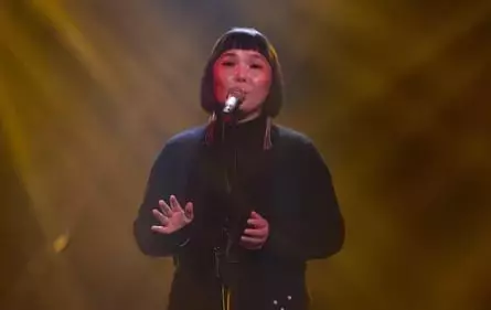 Mongolian Jazz Singer Blends Tradition and Modernity