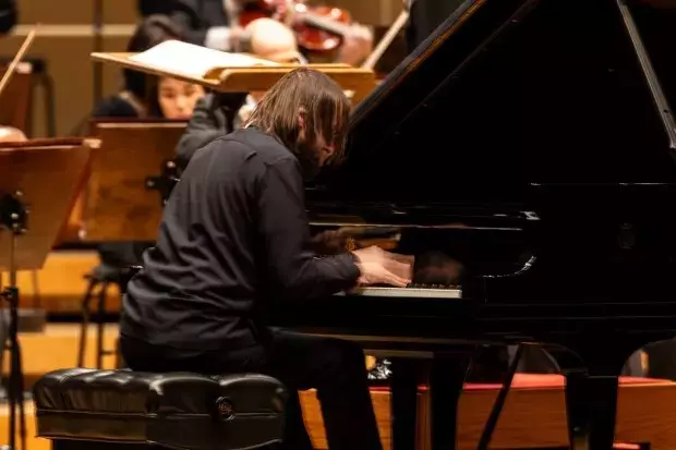 Maestro Mäkelä's Debut with the Chicago Symphony: A Musical Journey
