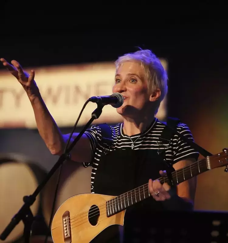 Renowned Artist Jill Sobule Passes Away in Tragic House Fire