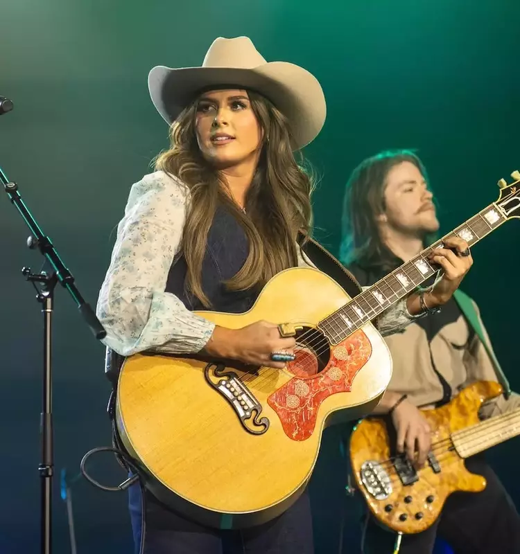 Country Music's Grand Celebration: A Night of Honors and Performances