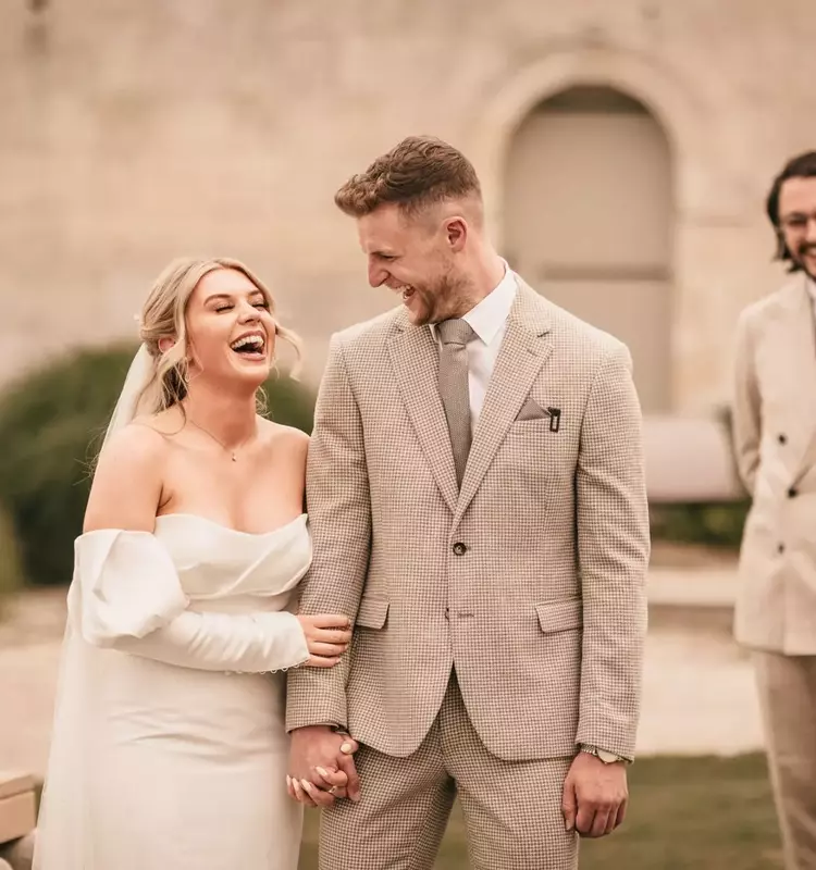 Effortless Elegance: Discover Pretty Lavish Bridal for the Modern Wedding Party
