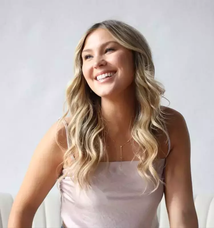 Country Star Karissa Ella Celebrates Hometown Roots with New Single