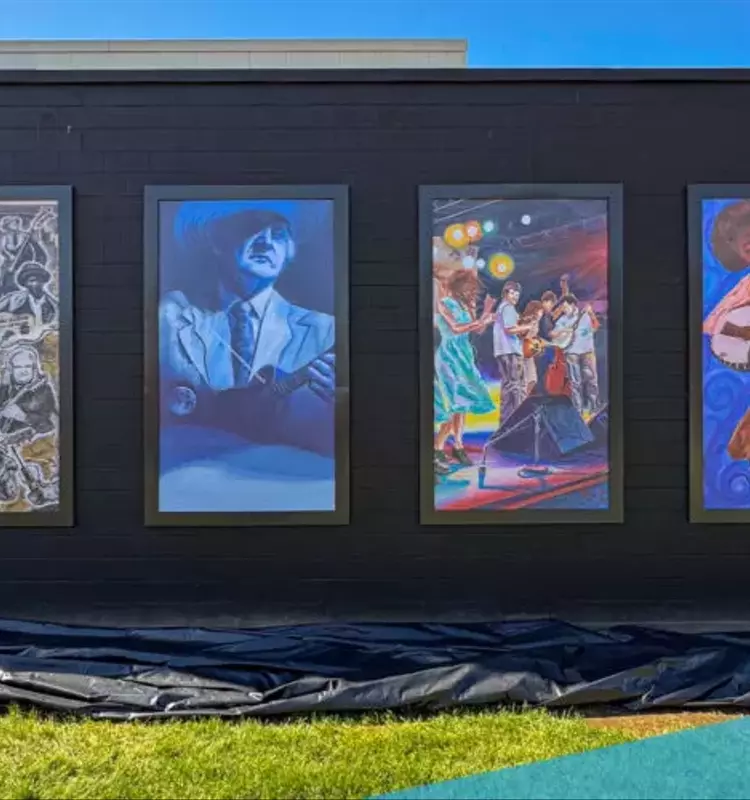 Bluegrass Artistry Takes Center Stage in Owensboro's Vibrant Mural Project