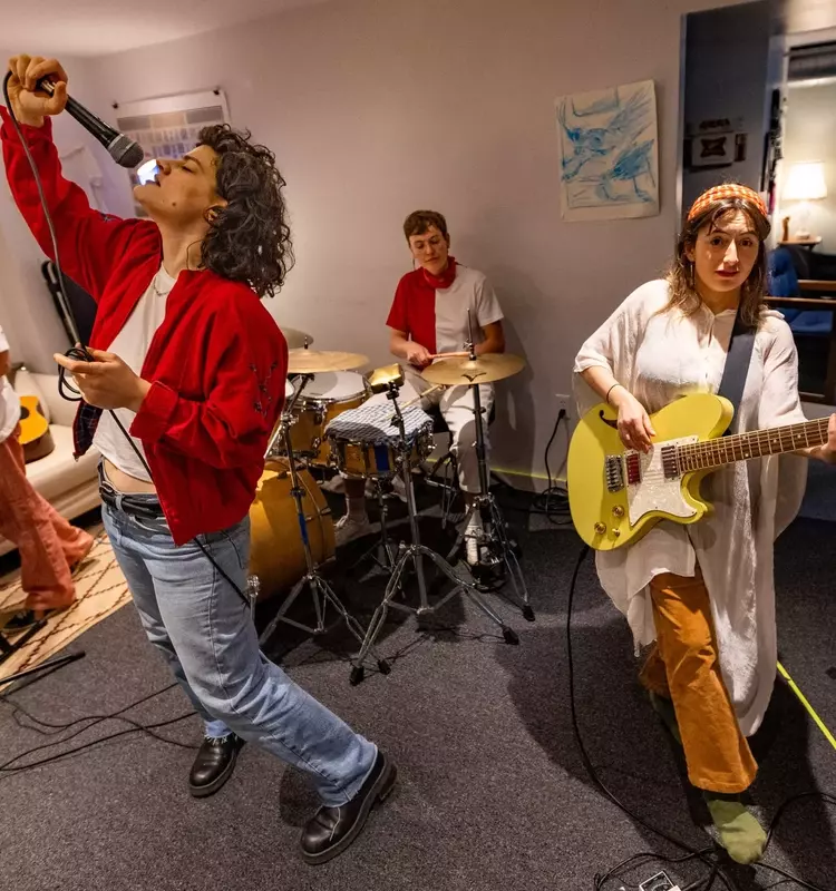 Art Punk Band Sidebody: A Journey of Creativity and Self-Expression