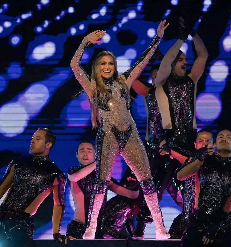 Iconic Performances and Awards at the 2025 American Music Awards