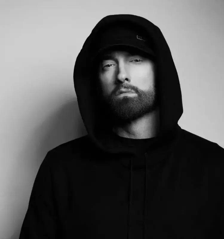 Eminem Claims Victory as Favorite Male Hip-Hop Artist at the 2025 American Music Awards