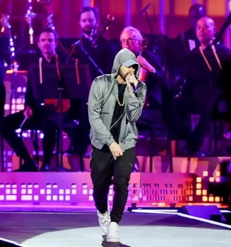 Eminem's Triumph at the American Music Awards: A Journey Through Decades of Excellence