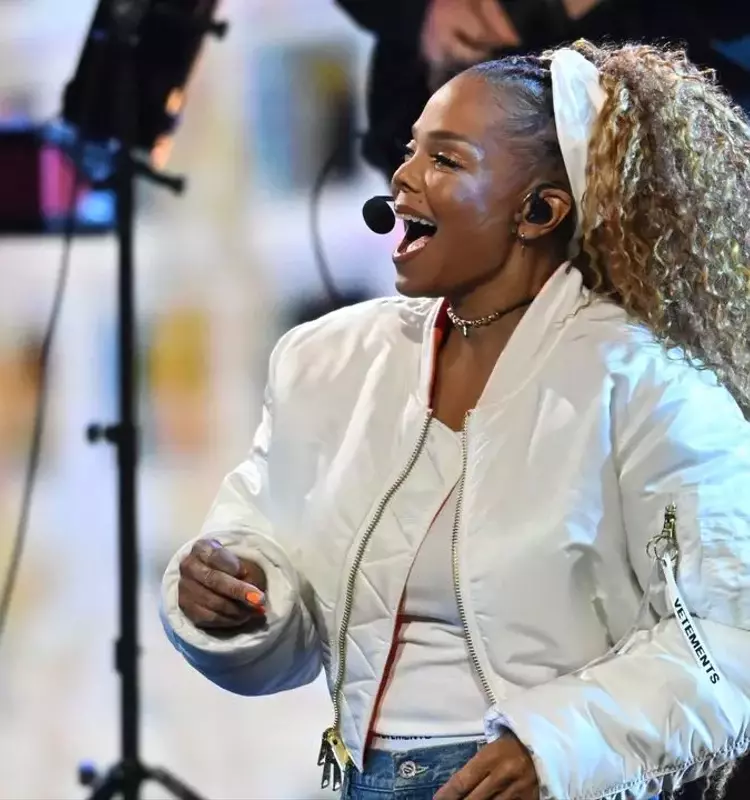 Janet Jackson Receives Prestigious Icon Award at 2025 AMAs