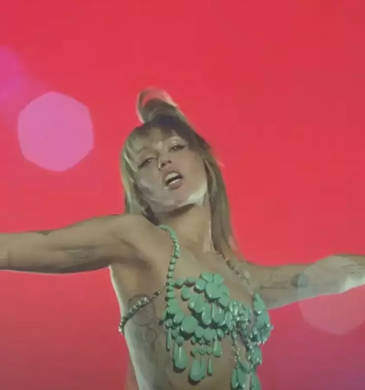 Miley Cyrus Unveils Glamorous Music Video and New Album