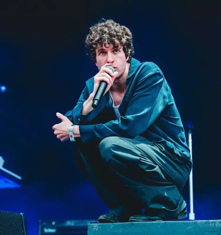 The Kooks' Resurgence: A Journey of Music, Family, and Reflection