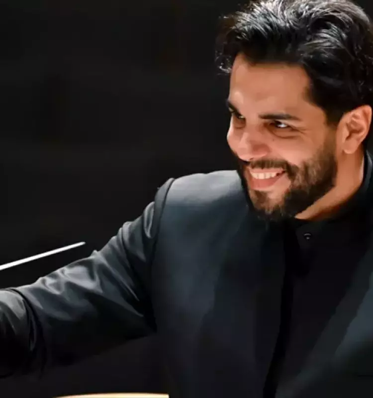 Venezuelan Conductor Domingo Hindoyan Appointed as New Music Director of L.A. Opera