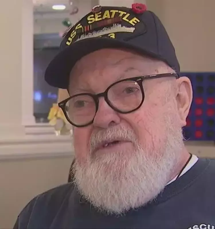 A Heartwarming Journey: Bringing Joy to Dementia Patients Through Music and Movies
