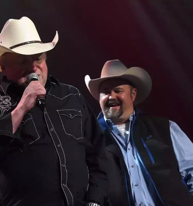 A Journey of Resilience: Mark Chesnutt's Battle Against Adversity