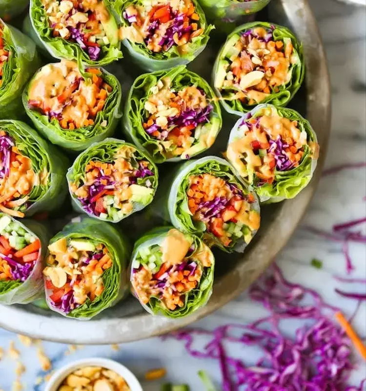 Summer Delights: Essential Beach and Poolside Snacks