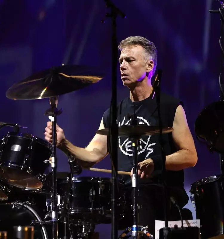 Legendary Drummer Matt Cameron Bids Farewell to Pearl Jam After Illustrious 27-Year Tenure