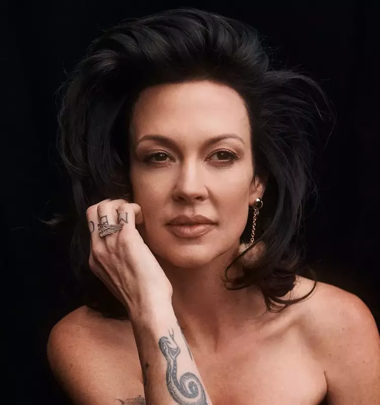Amanda Shires Navigates Post-Divorce Life and New Album 'Nobody's Girl'