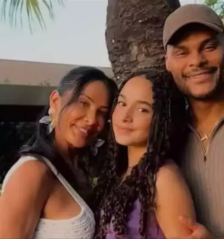 Giullia, filha de Scheila Carvalho, celebra 15 anos com festa deslumbrante
