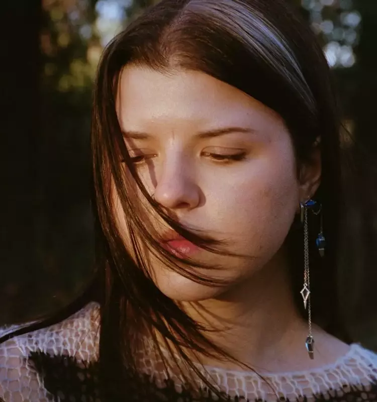 Eliza McLamb Announces New Album 'Good Story,' Releases Lead Single 'Like the Boys'