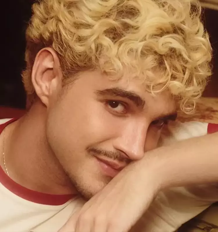 Jão reaparece irreconhecível após hiato e choca o público com visual renovado