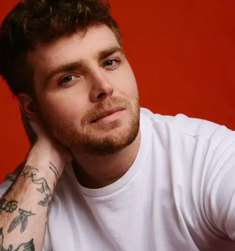 Alex Warren's Debut Album: A Journey Through Pop and Self-Discovery