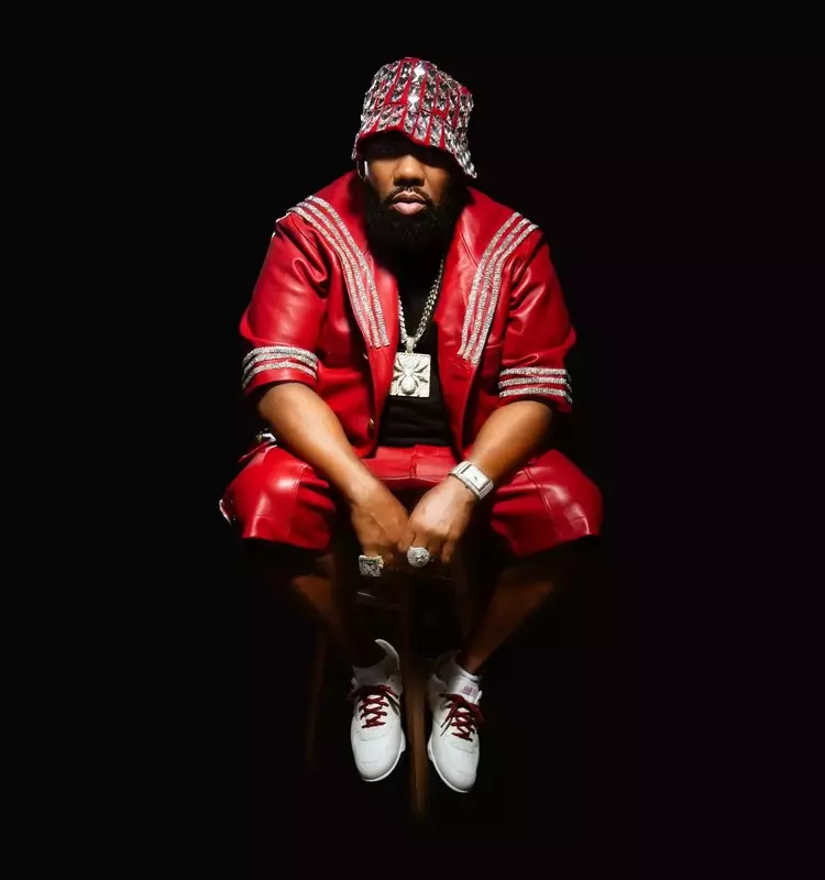 Raekwon's Latest Album: A Review of 'The Emperor's New Clothes'