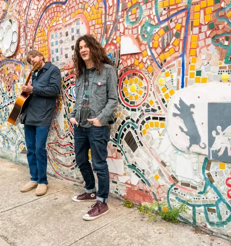 Kurt Vile Unveils 'Classic Love' EP: A Homage to Luke Roberts and Musical Exploration