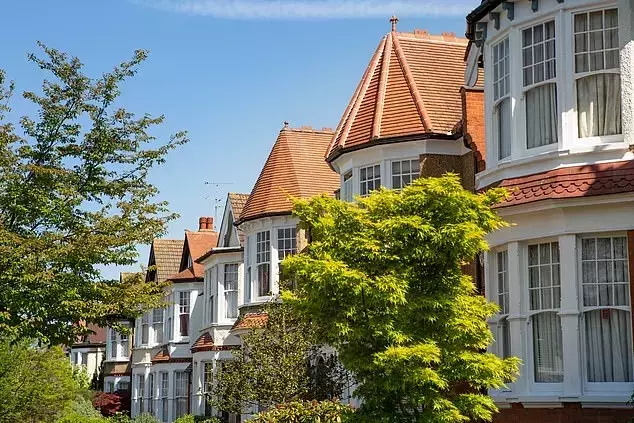 Navigating the 'Subject to Contract' Stage in Property Sales: Can You Still Make an Offer?