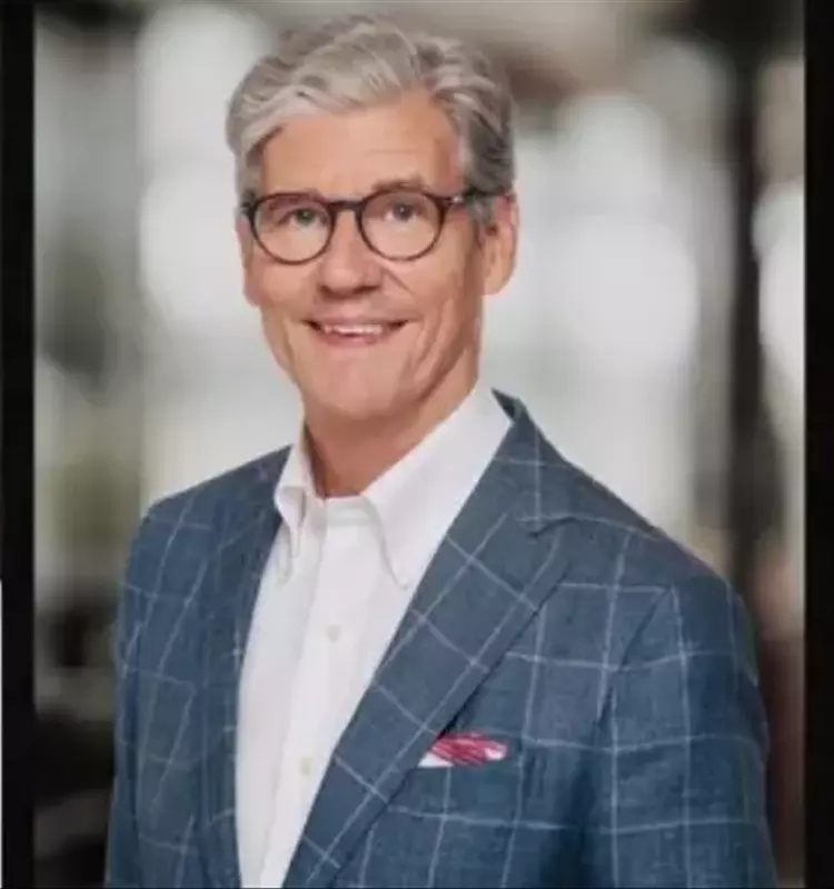 Coldwell Banker Warburg Expands Elite Team with Top NYC Real Estate Agents