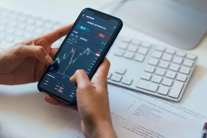 Retail Investor Surge: ETFs Gain Prominence on Robinhood Platform