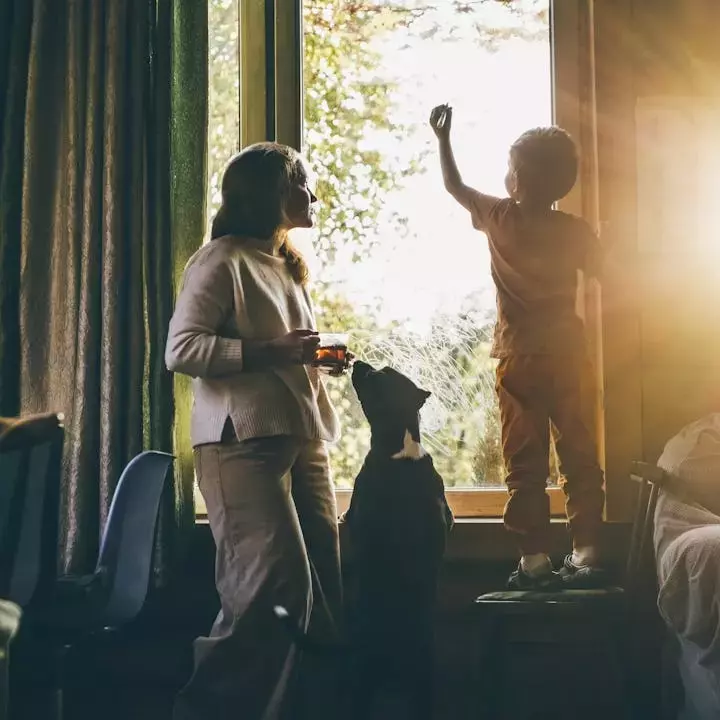 The Mystery of Early Risers: Do Children Sense Their Parents' Awakening?