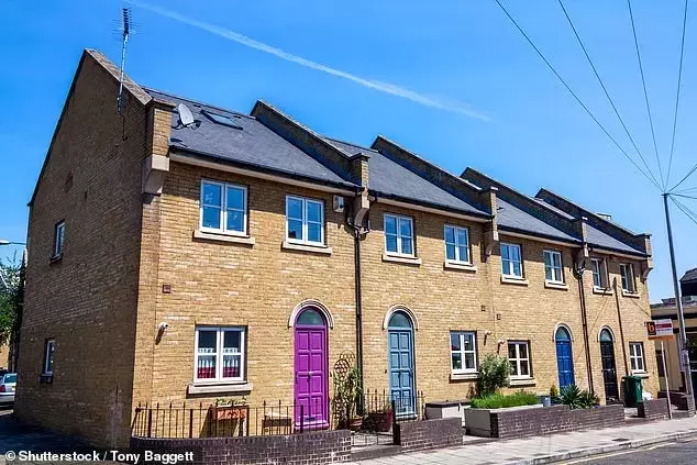 Mortgage Payments Soar by 47% in Five Years, Exceeding £1,000 for the First Time
