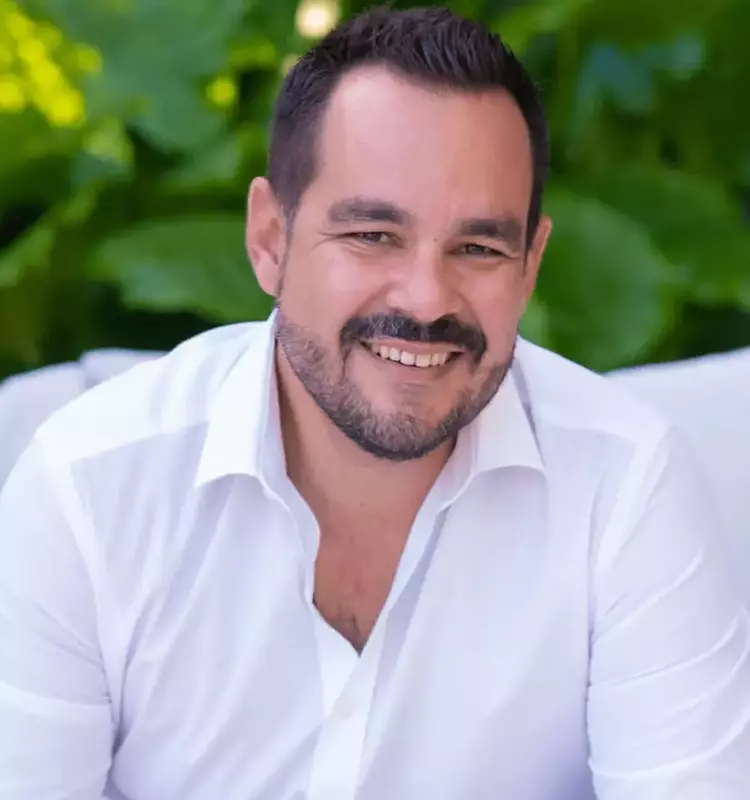 Oscar Arellano Team Joins Coldwell Banker Realty in Miami