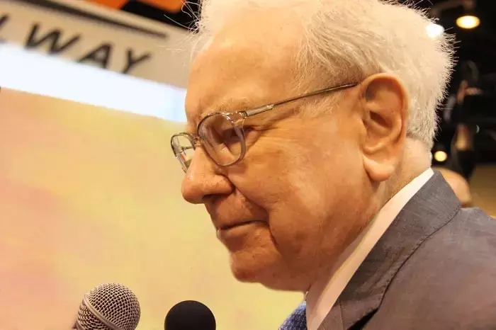 Stock Market Valuations Reach Historic Highs, Echoing Buffett's Warning