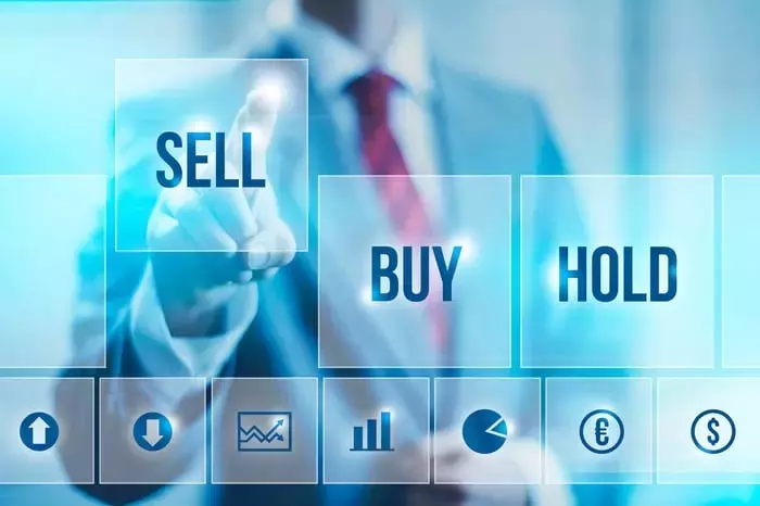 The Strategic Investor's Guide to American Express: Opportunities and Obstacles