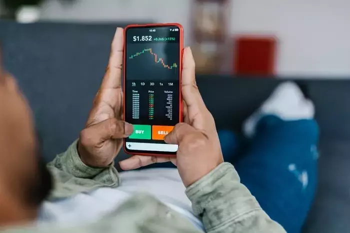 Robinhood vs. Interactive Brokers: Which Fintech Stock is a Better Investment?