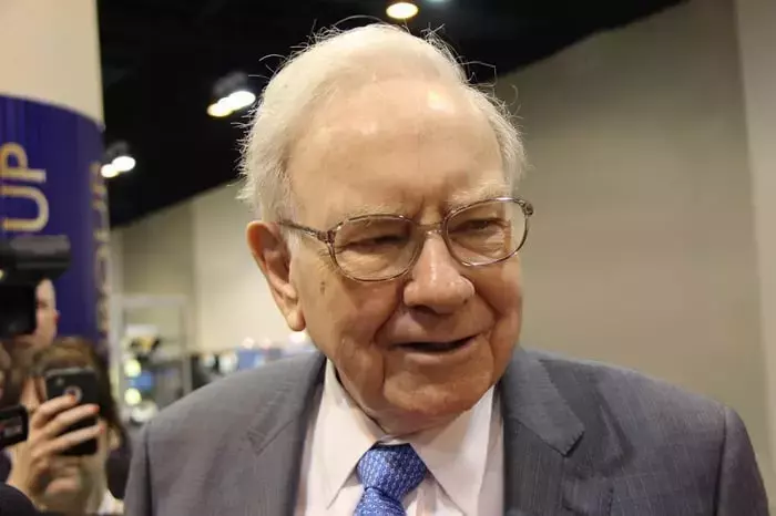 Warren Buffett's Investment Wisdom: Embracing S&P 500 ETFs for Long-Term Growth