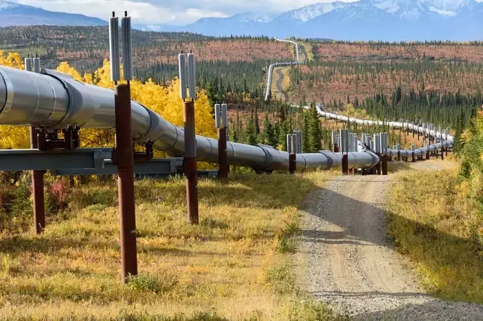 Two Pipeline Stocks with Promising Growth and High Yield Potential