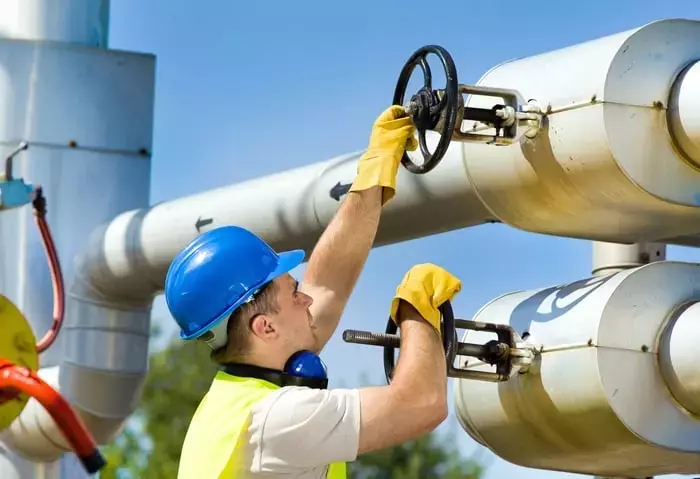 Navigating Energy Investments: Stability in a Volatile Market