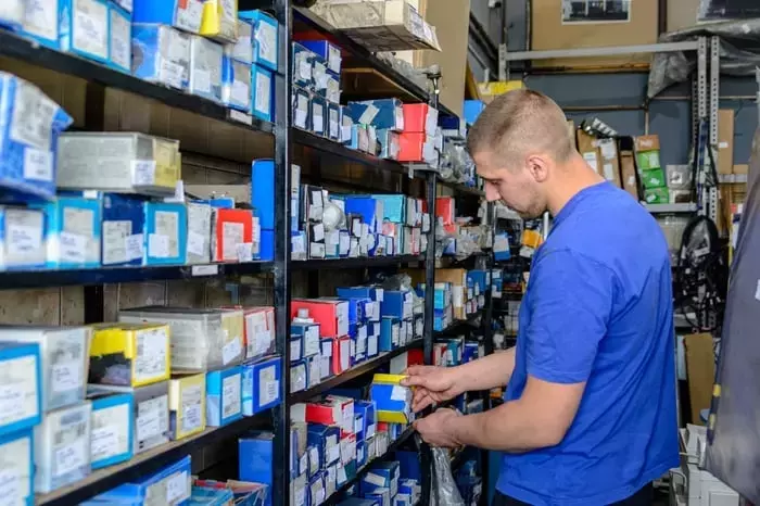 AutoZone's Trajectory: A Dual Perspective on Growth and Challenges