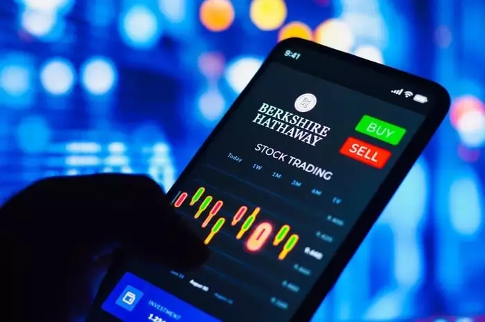 Should You Invest in Berkshire Hathaway B Shares?